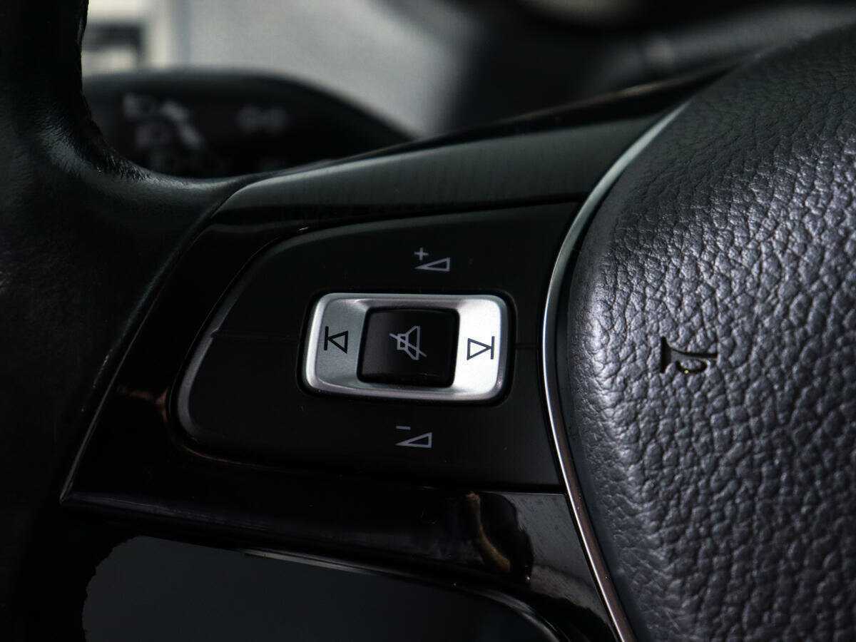 Volkswagen Polo с пробегом — 2017 год. Фото: #17