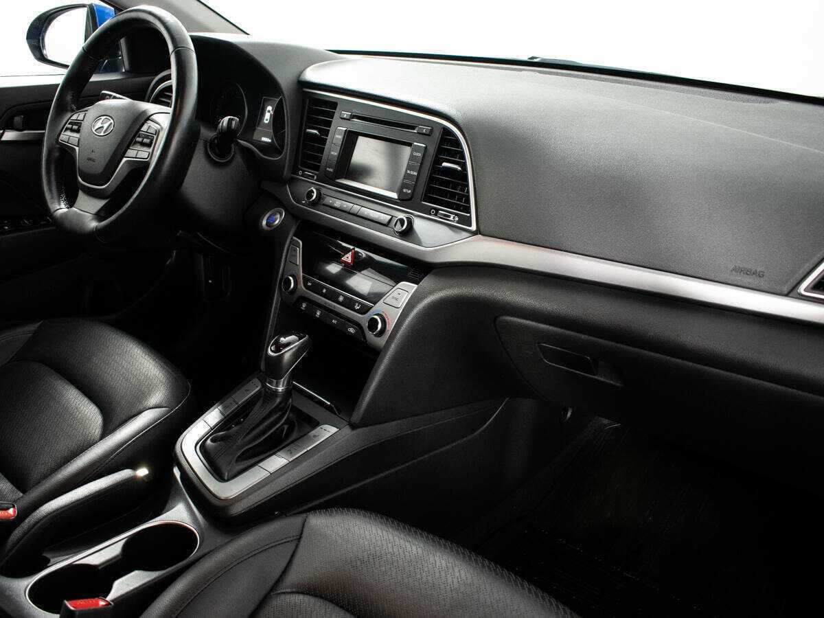 Hyundai Elantra с пробегом — 2016 год. Фото: #8