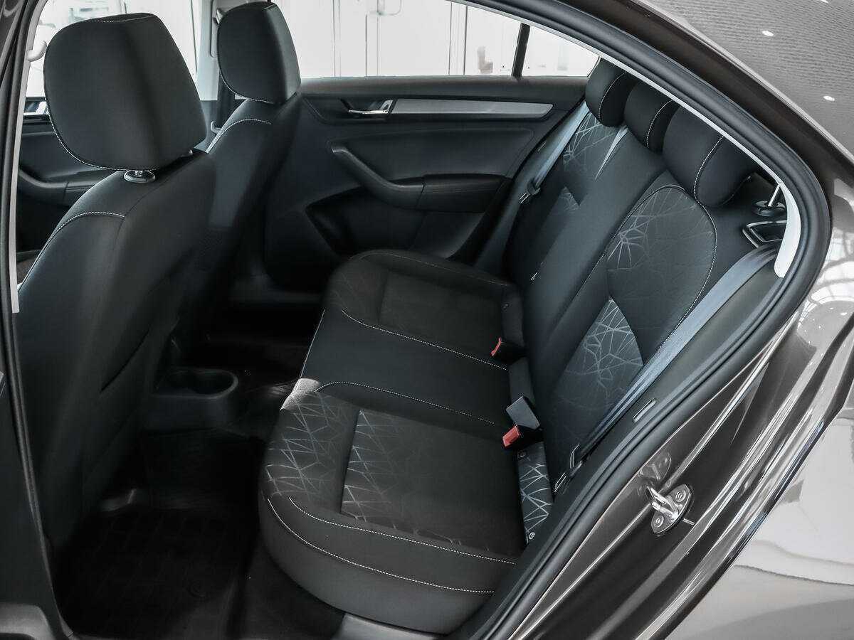 Skoda Rapid с пробегом — 2019 год. Фото: #8