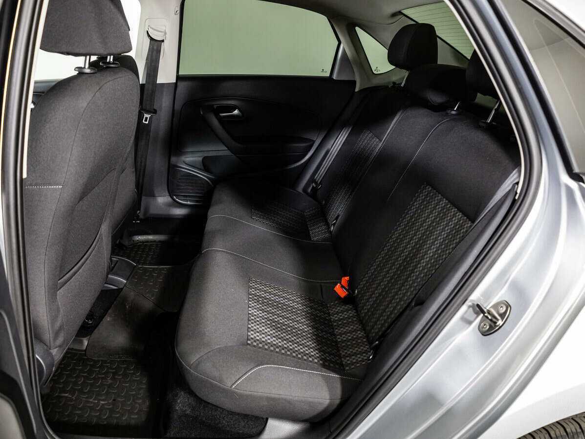 Volkswagen Polo с пробегом — 2016 год. Фото: #9