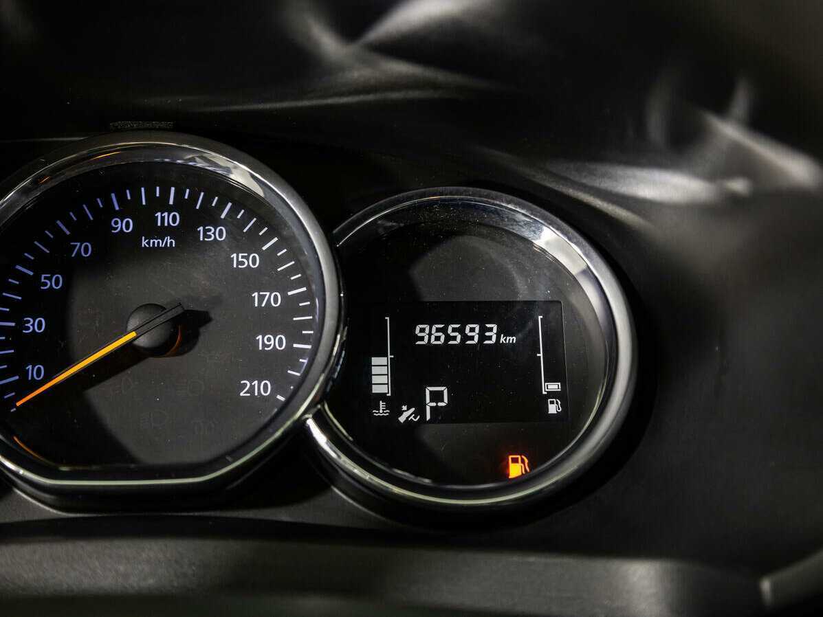 Renault Logan с пробегом — 2019 год. Фото: #9