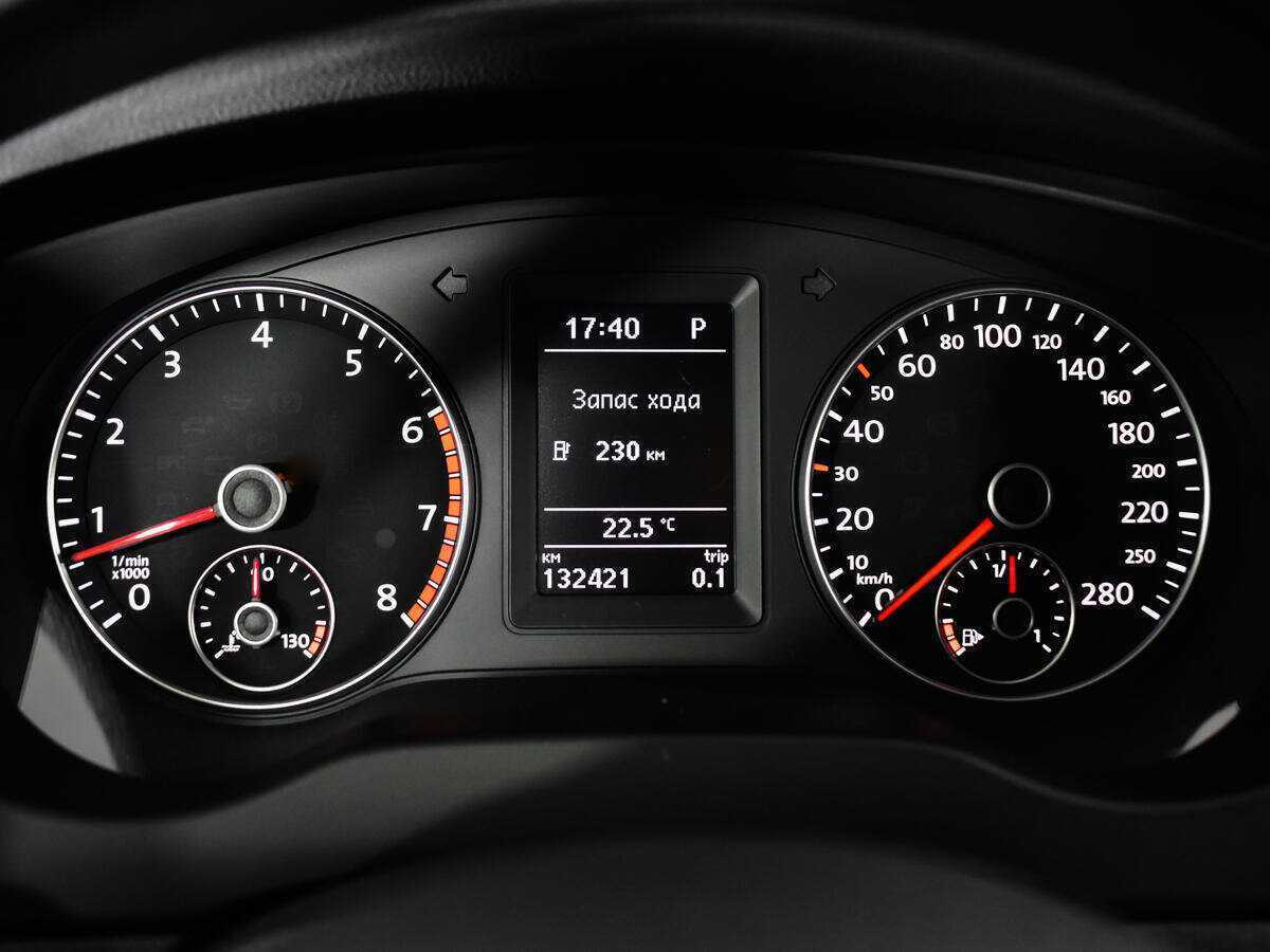 Volkswagen Jetta с пробегом — 2013 год. Фото: #10