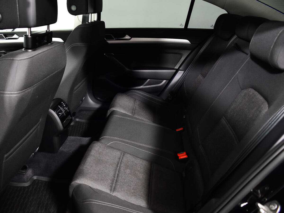 Volkswagen Passat с пробегом — 2016 год. Фото: #5