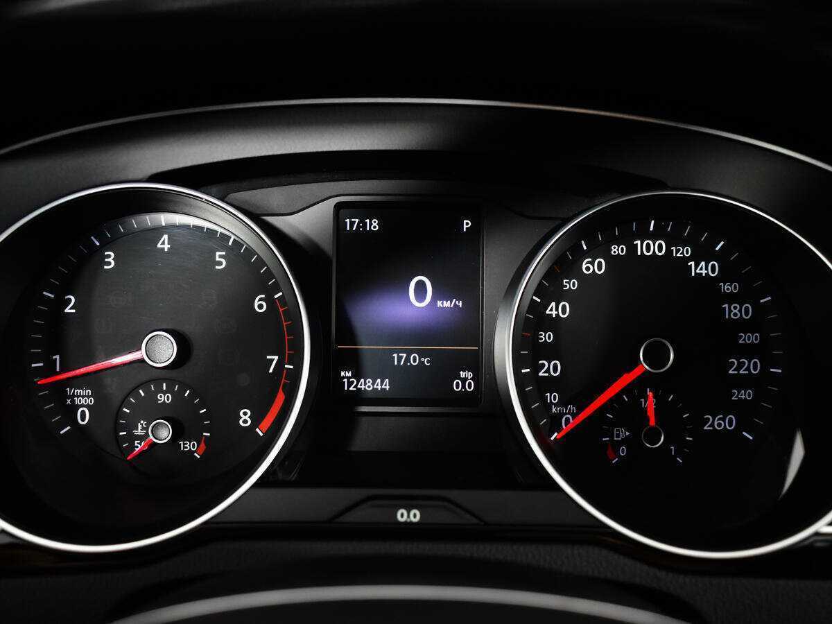 Volkswagen Passat с пробегом — 2016 год. Фото: #6