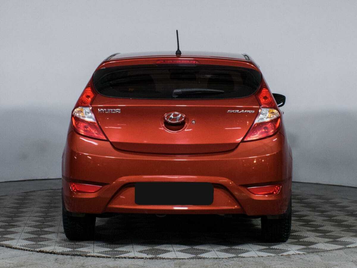 Hyundai Solaris с пробегом — 2012 год. Фото: #5