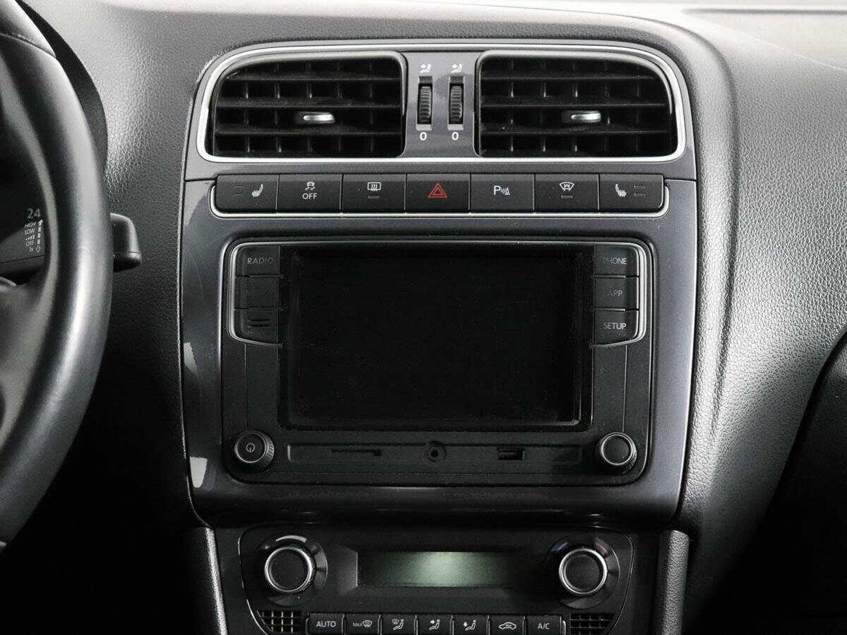 Volkswagen Polo с пробегом — 2020 год. Фото: #11