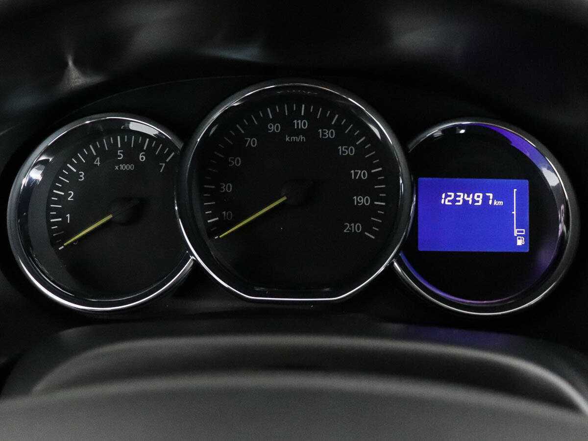 Renault Logan с пробегом — 2018 год. Фото: #9