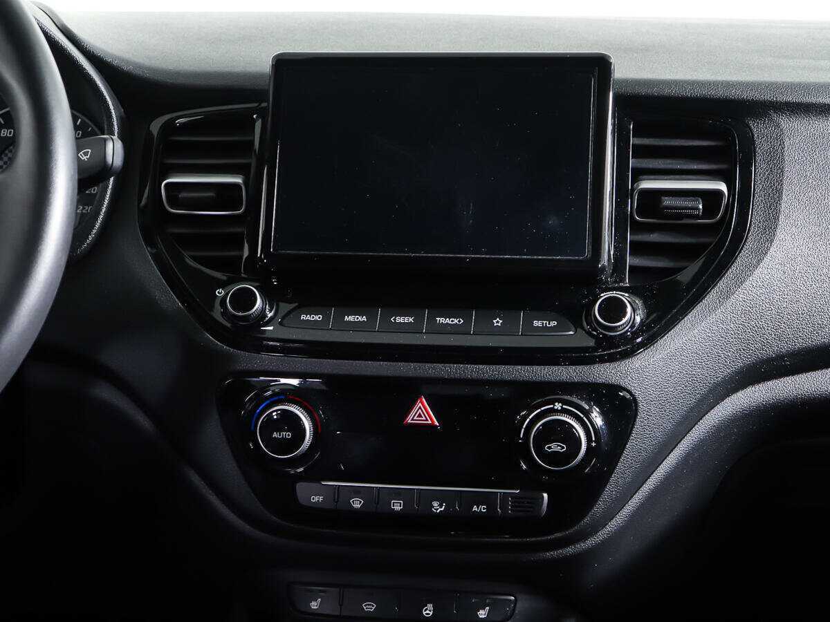 Hyundai Solaris с пробегом — 2022 год. Фото: #13