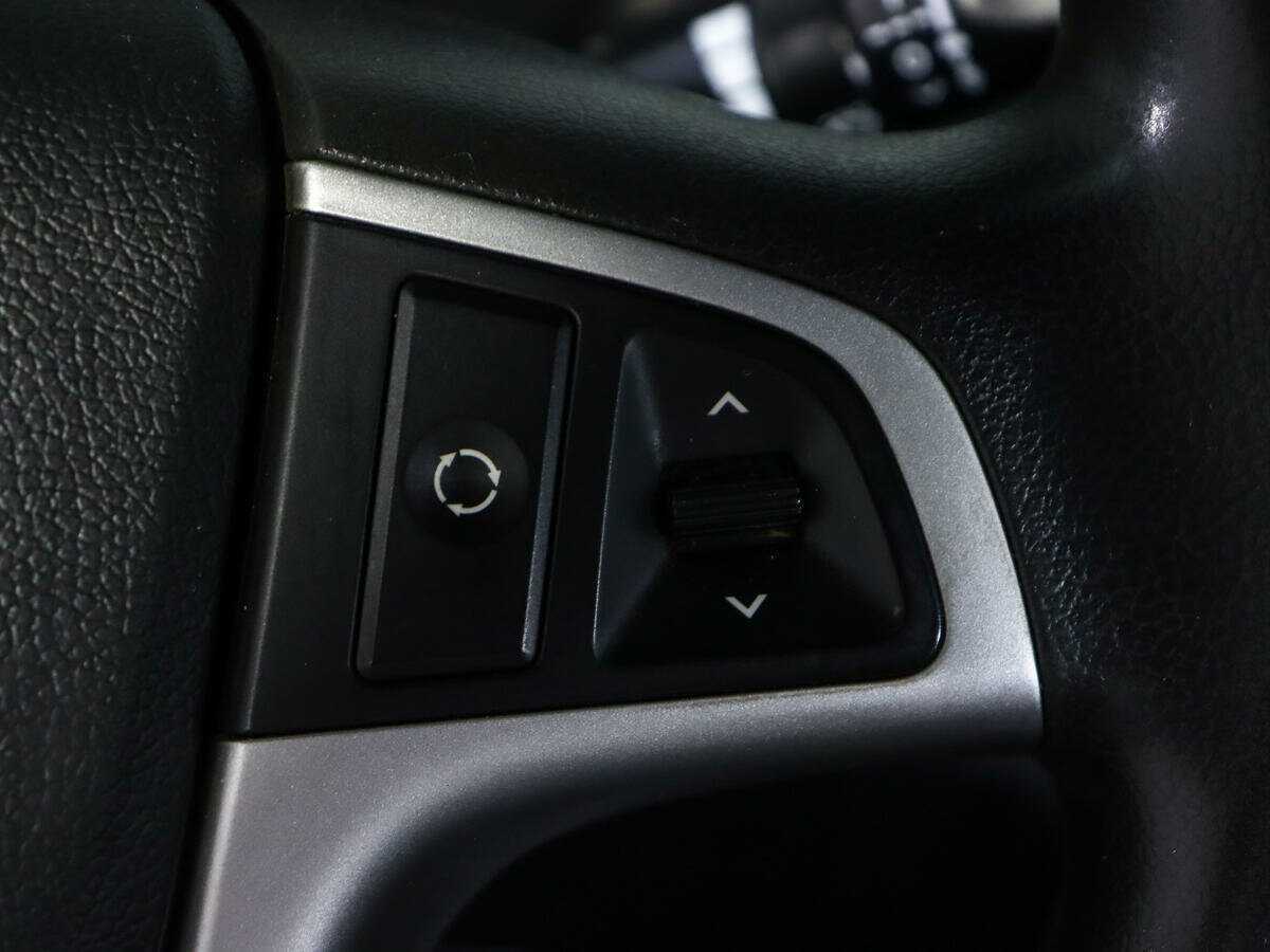 Hyundai Solaris с пробегом — 2014 год. Фото: #15