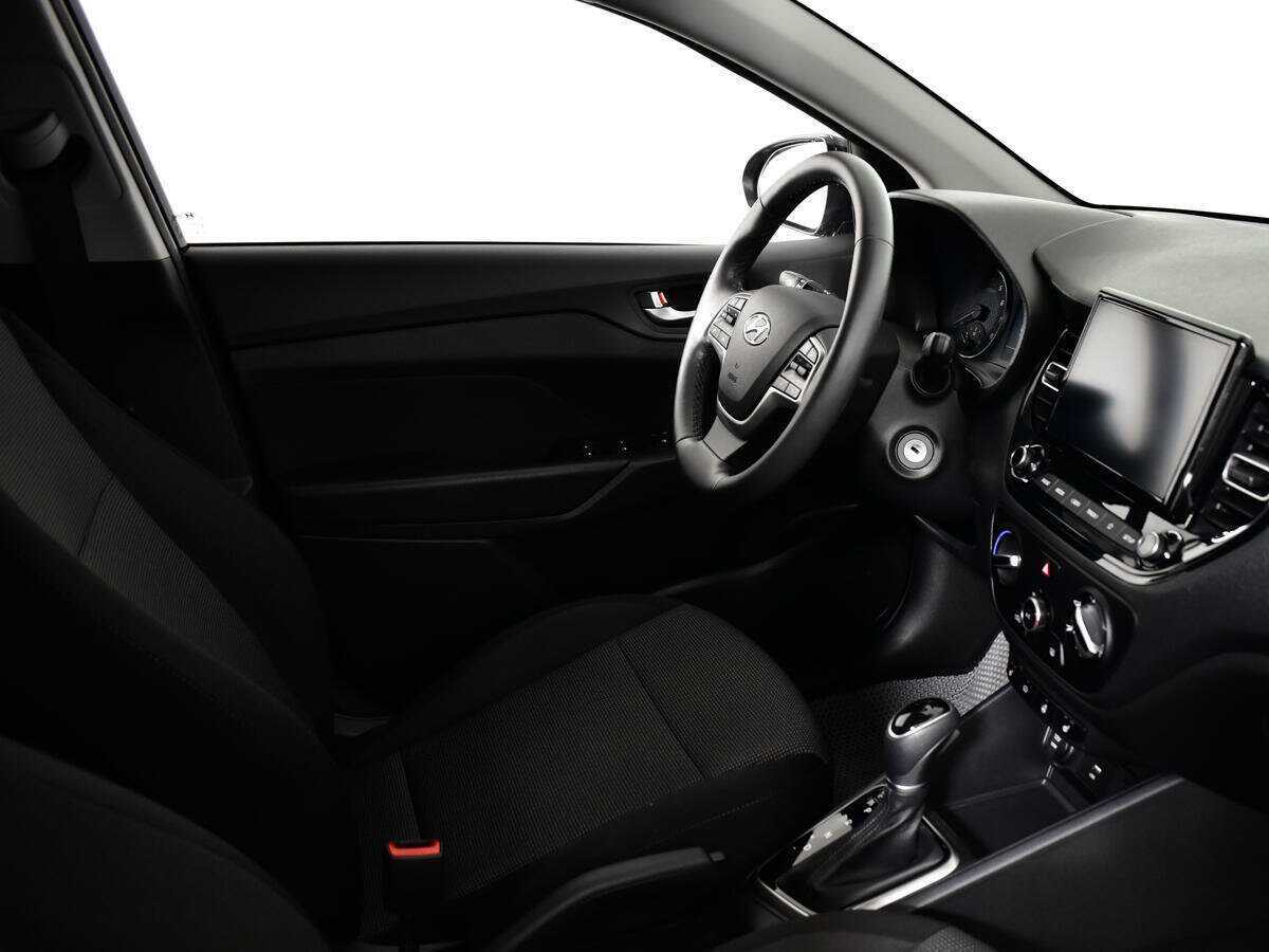 Hyundai Solaris с пробегом — 2022 год. Фото: #8