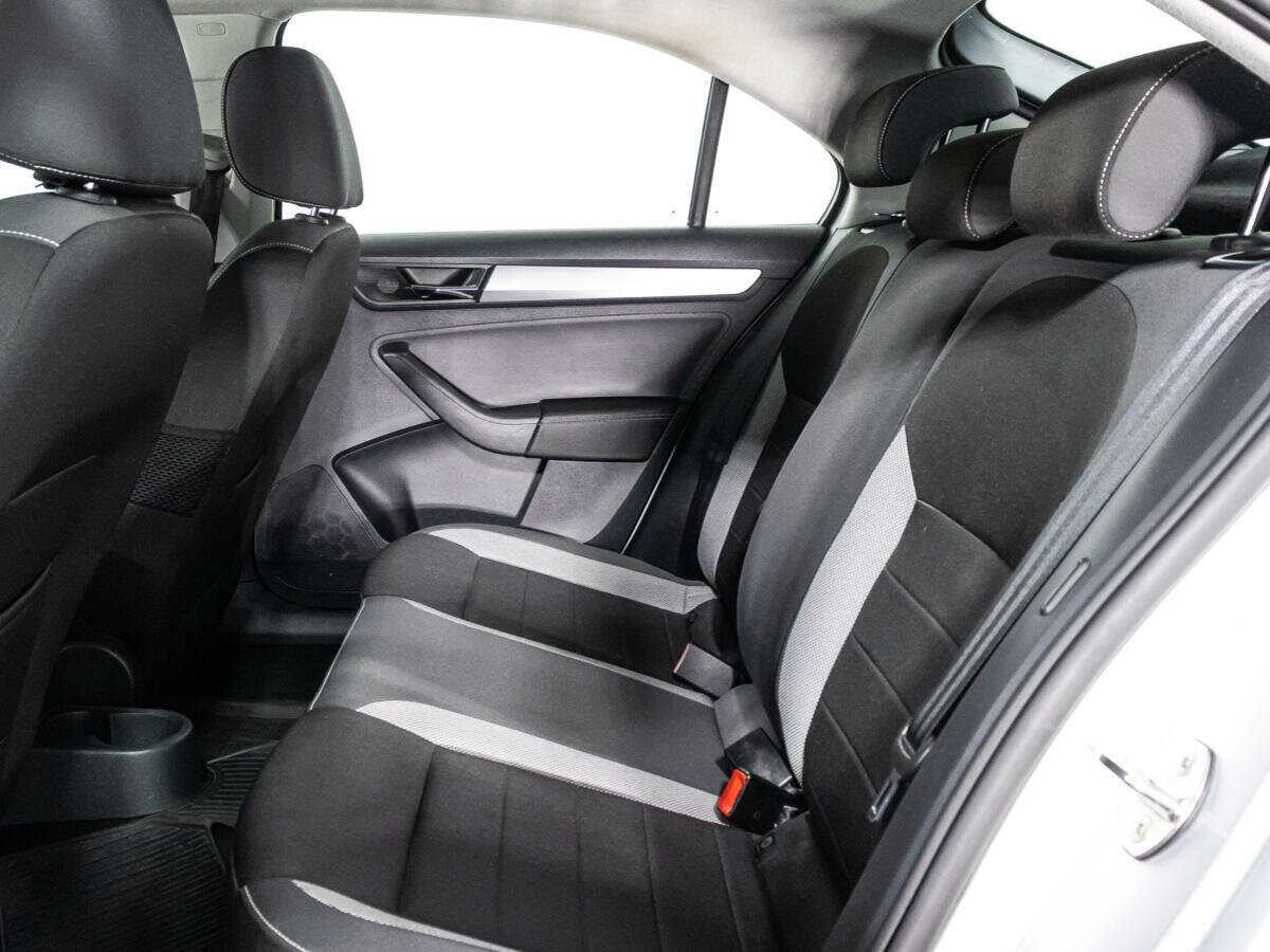 Skoda Rapid с пробегом — 2018 год. Фото: #9