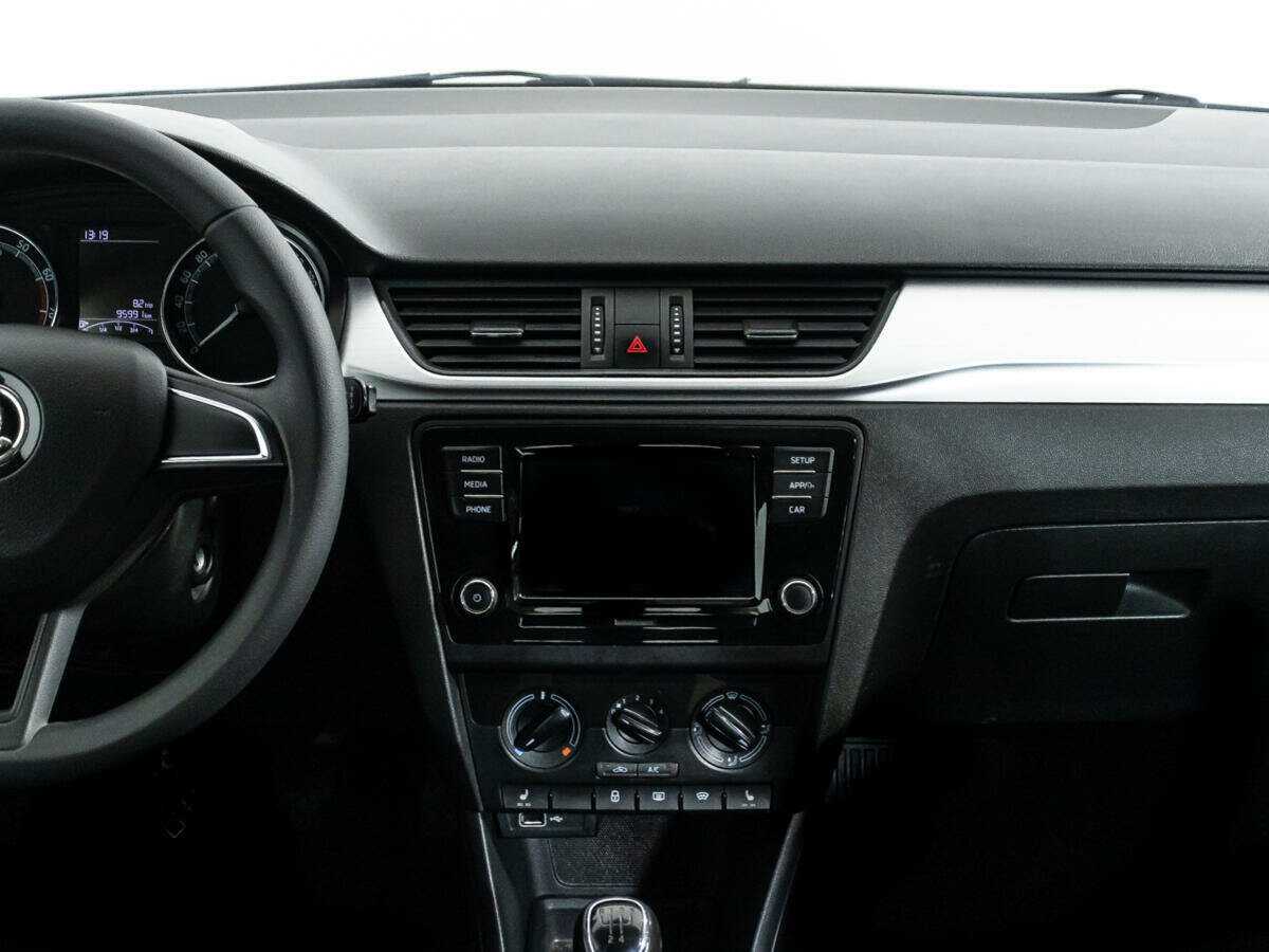 Skoda Rapid с пробегом — 2018 год. Фото: #13