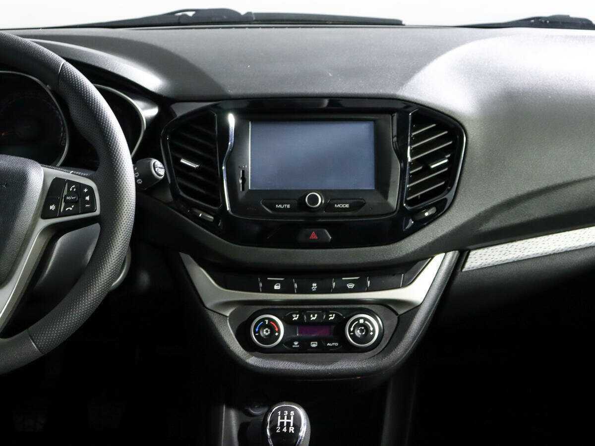 Lada (ВАЗ) Vesta с пробегом — 2019 год. Фото: #10