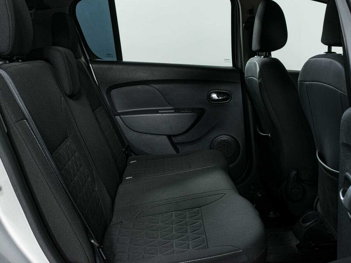 Renault Sandero с пробегом — 2017 год. Фото: #11