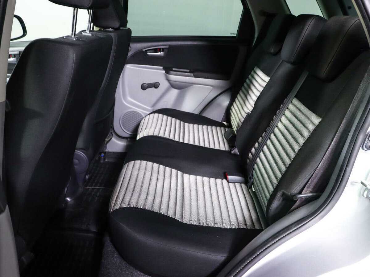 Suzuki SX4 с пробегом — 2014 год. Фото: #9