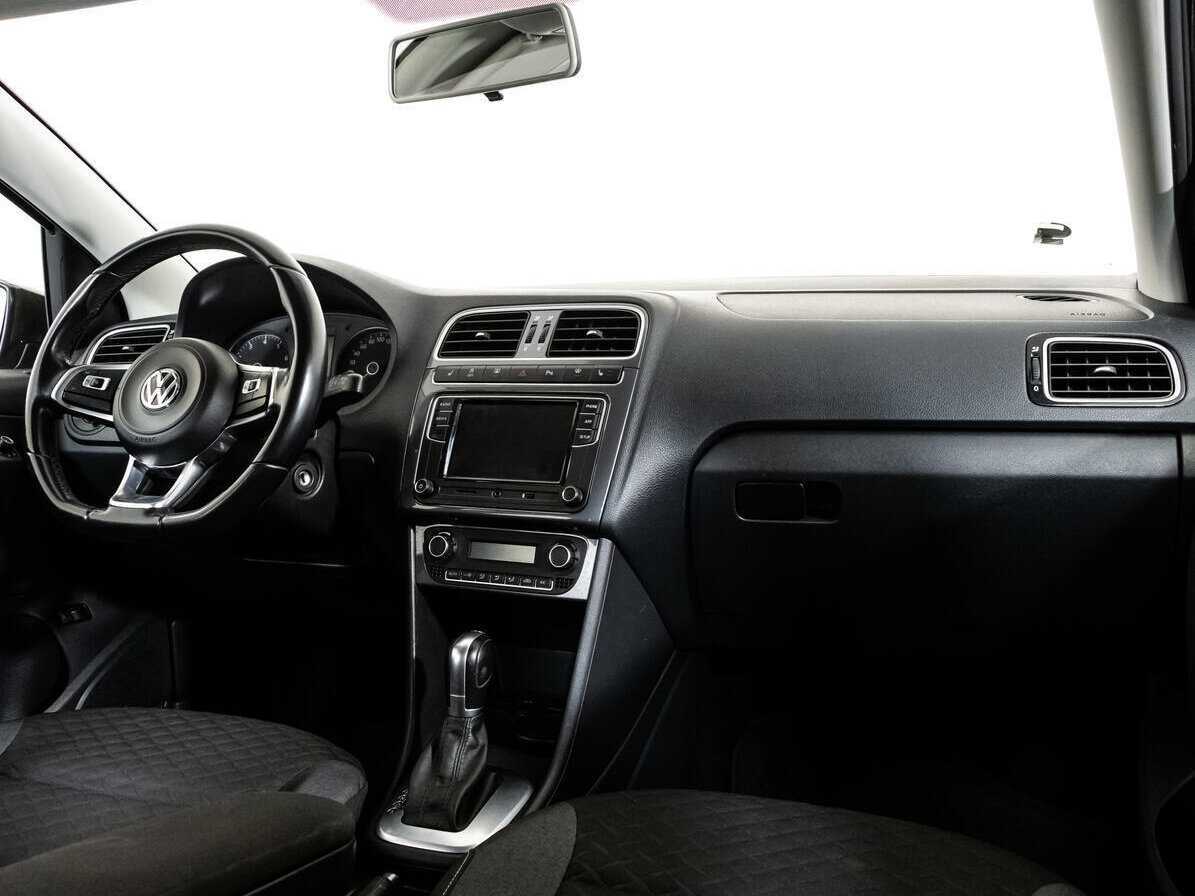 Volkswagen Polo с пробегом — 2018 год. Фото: #8