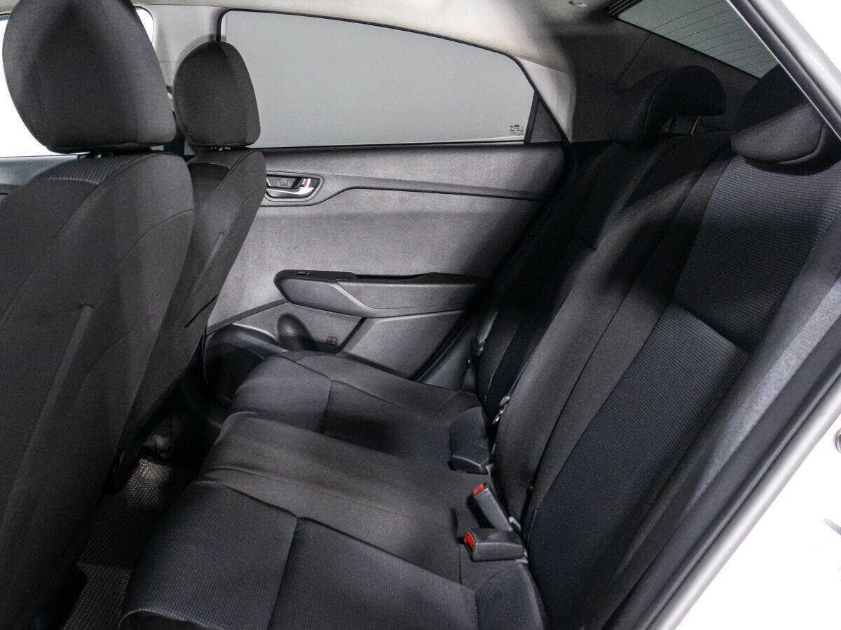 Hyundai Solaris с пробегом — 2021 год. Фото: #9