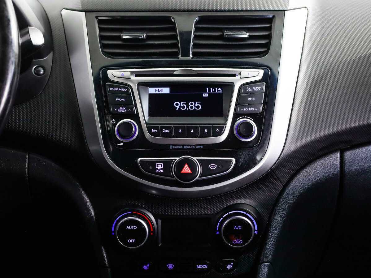 Hyundai Solaris с пробегом — 2015 год. Фото: #12