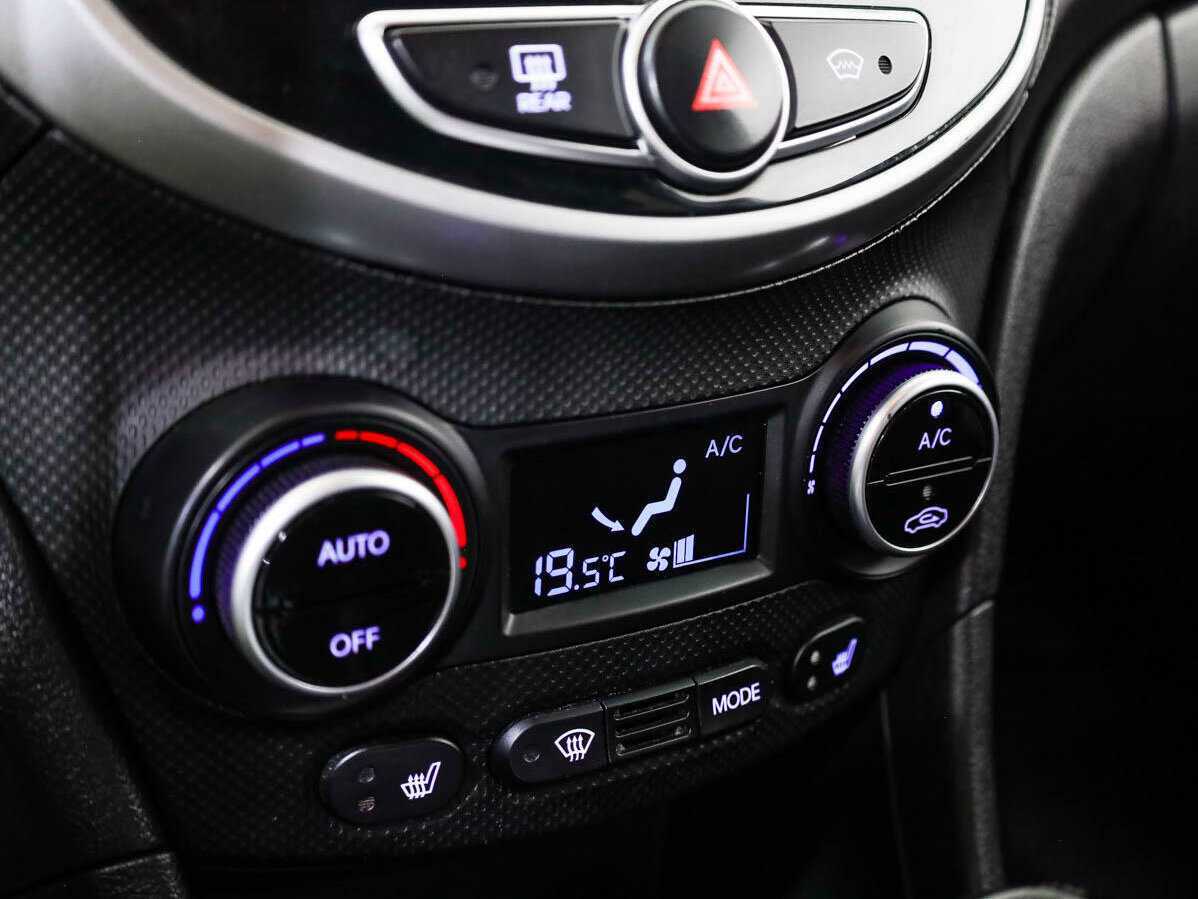 Hyundai Solaris с пробегом — 2015 год. Фото: #14