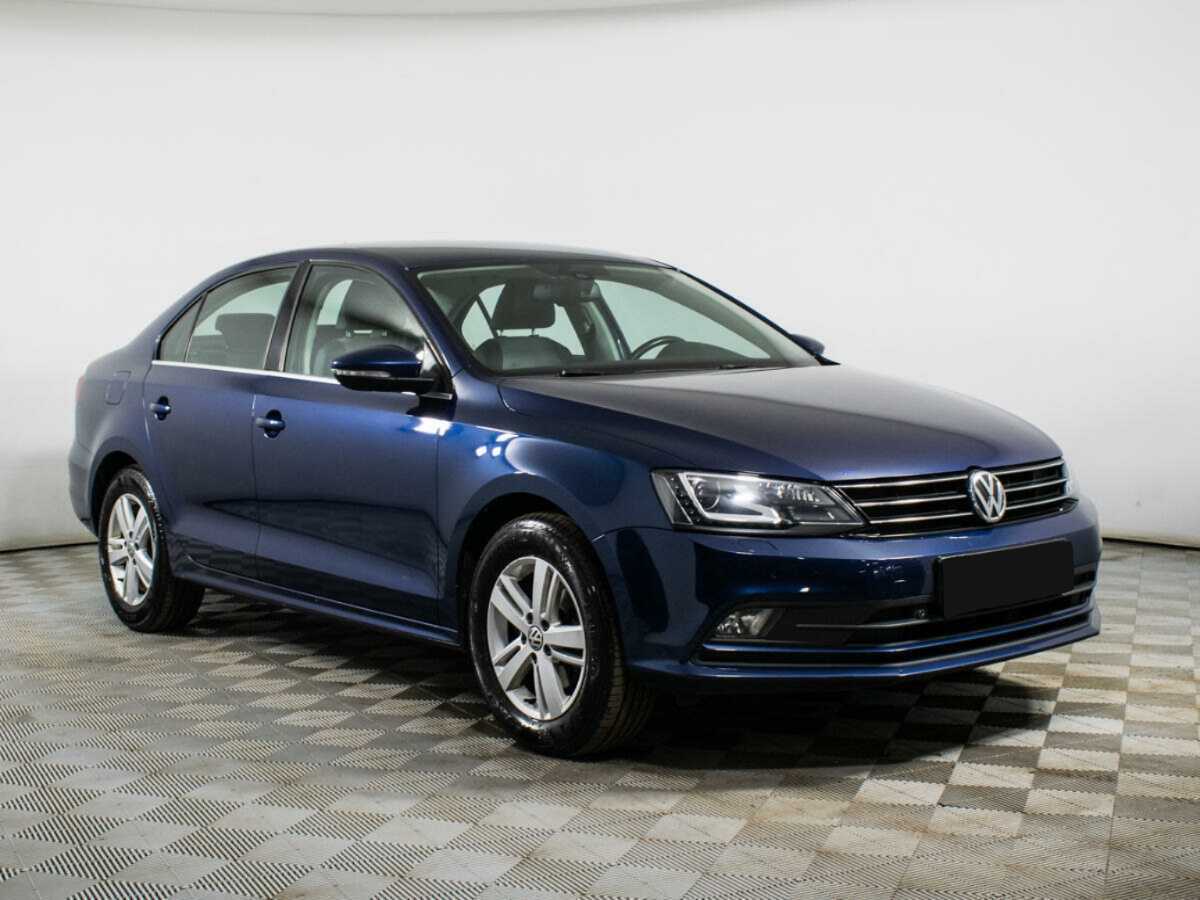 Volkswagen Jetta с пробегом — 2015 год. Фото: #2