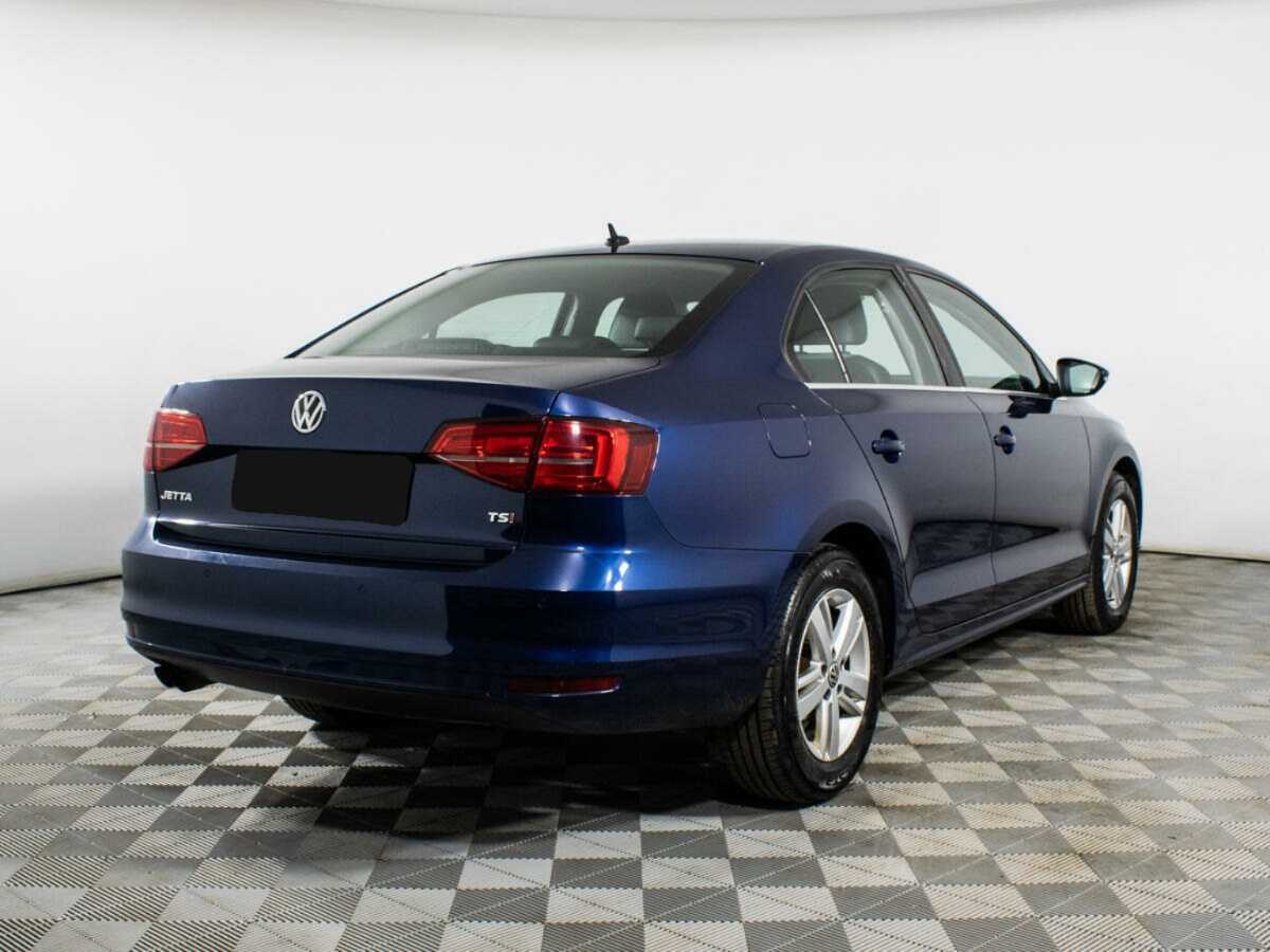 Volkswagen Jetta с пробегом — 2015 год. Фото: #4