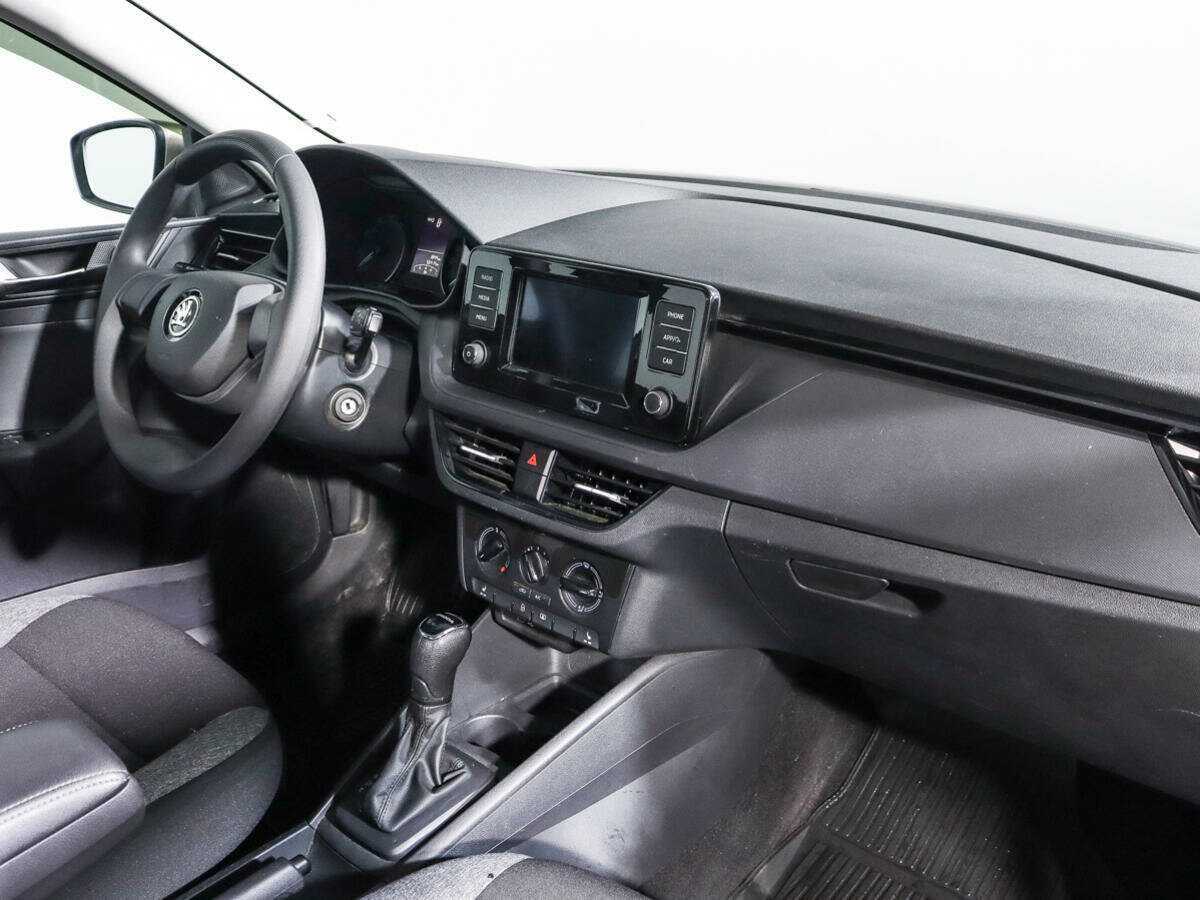 Skoda Rapid с пробегом — 2021 год. Фото: #8