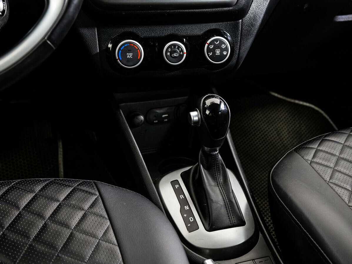 Kia Rio с пробегом — 2017 год. Фото: #12