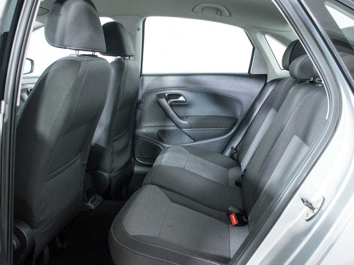 Volkswagen Polo с пробегом — 2016 год. Фото: #9