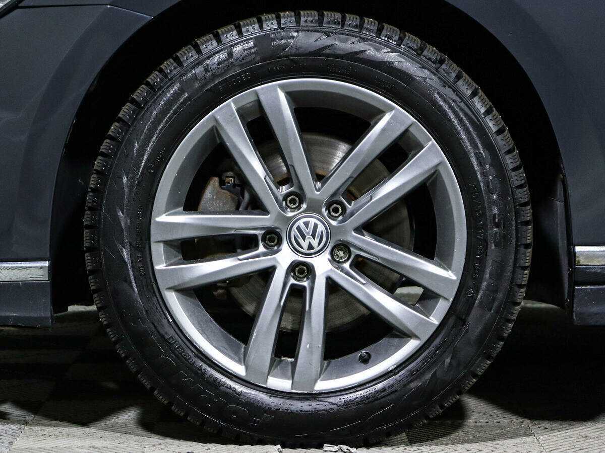 Volkswagen Passat с пробегом — 2017 год. Фото: #12