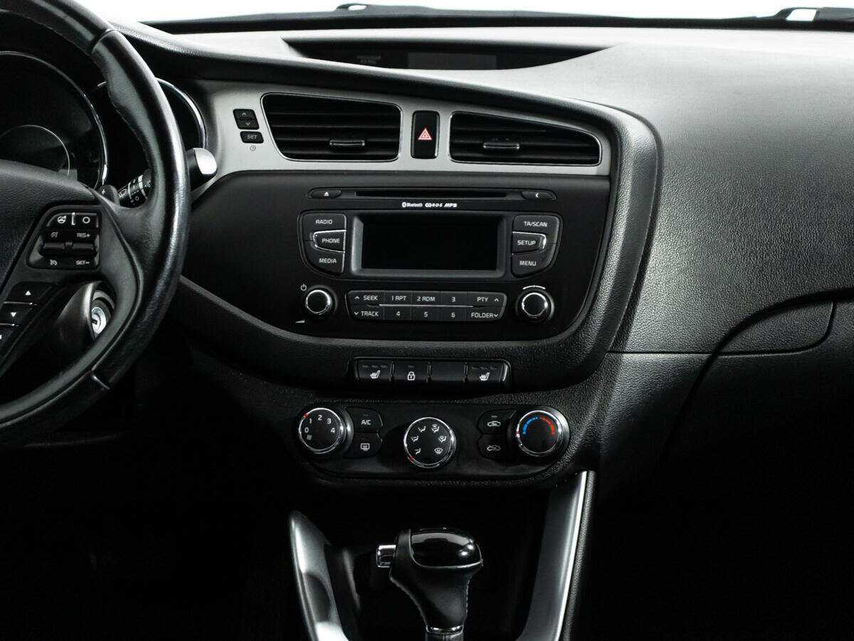 Kia Ceed с пробегом — 2015 год. Фото: #13