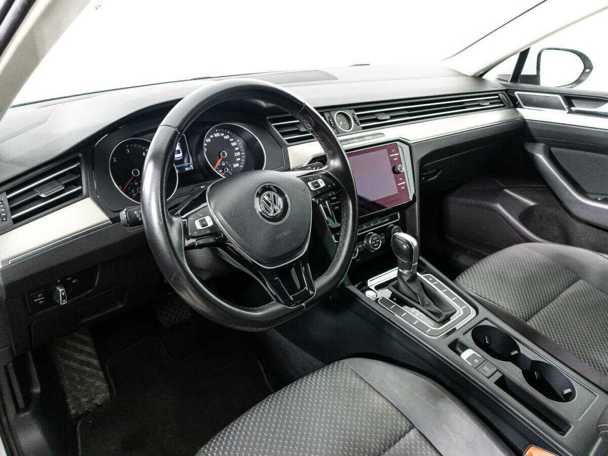 Volkswagen Passat с пробегом — 2017 год. Фото: #10