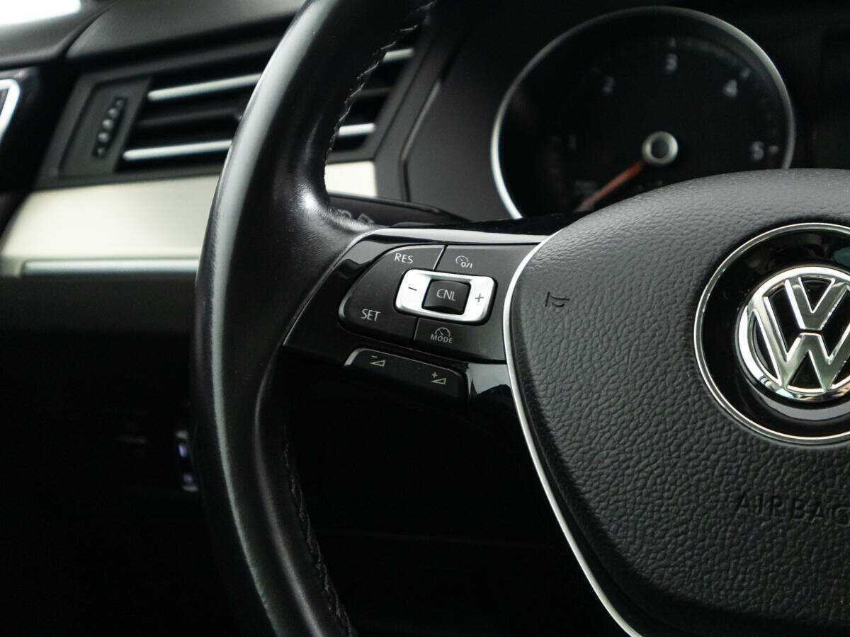 Volkswagen Passat с пробегом — 2017 год. Фото: #17