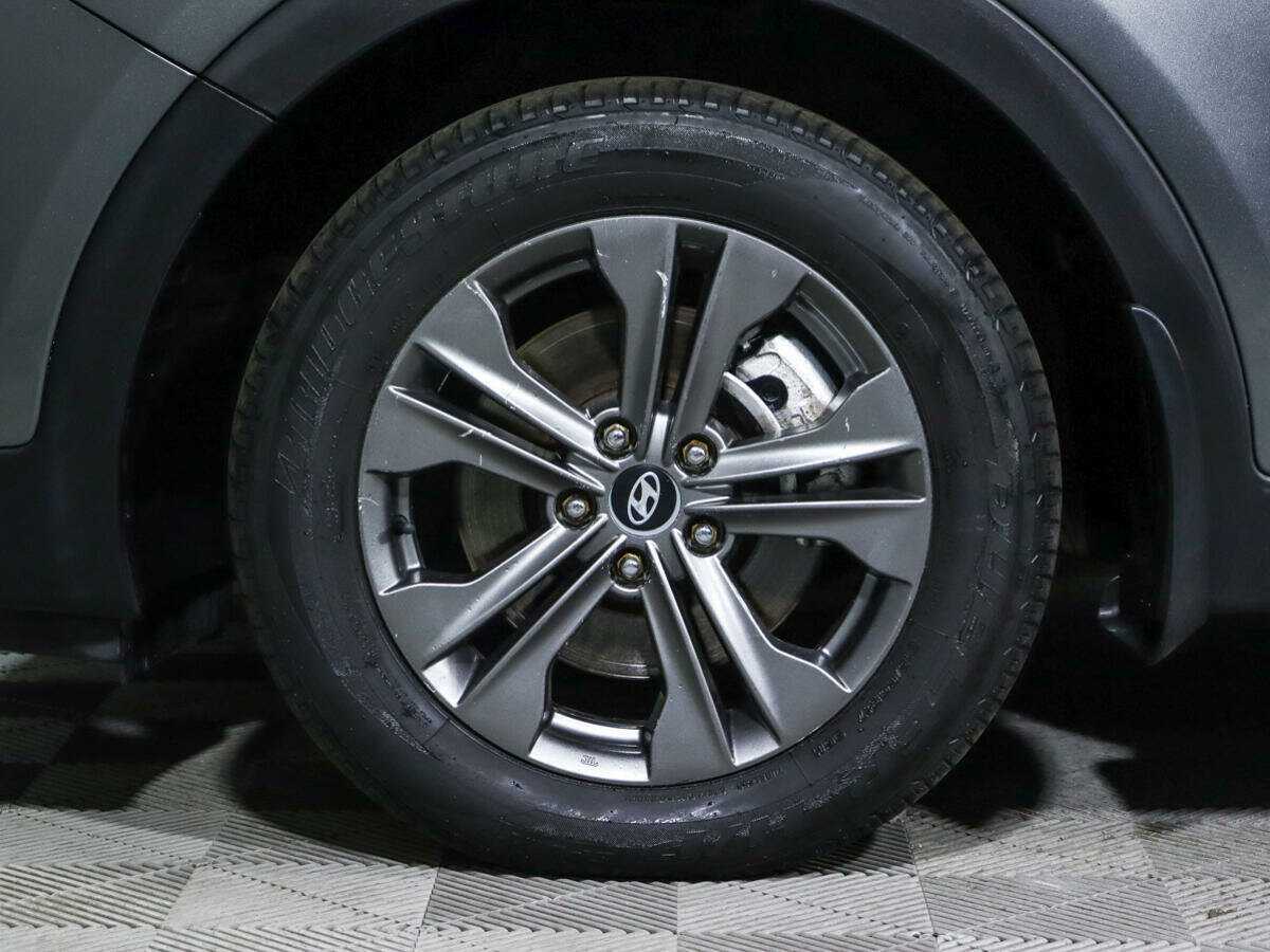 Hyundai Santa Fe с пробегом — 2012 год. Фото: #12