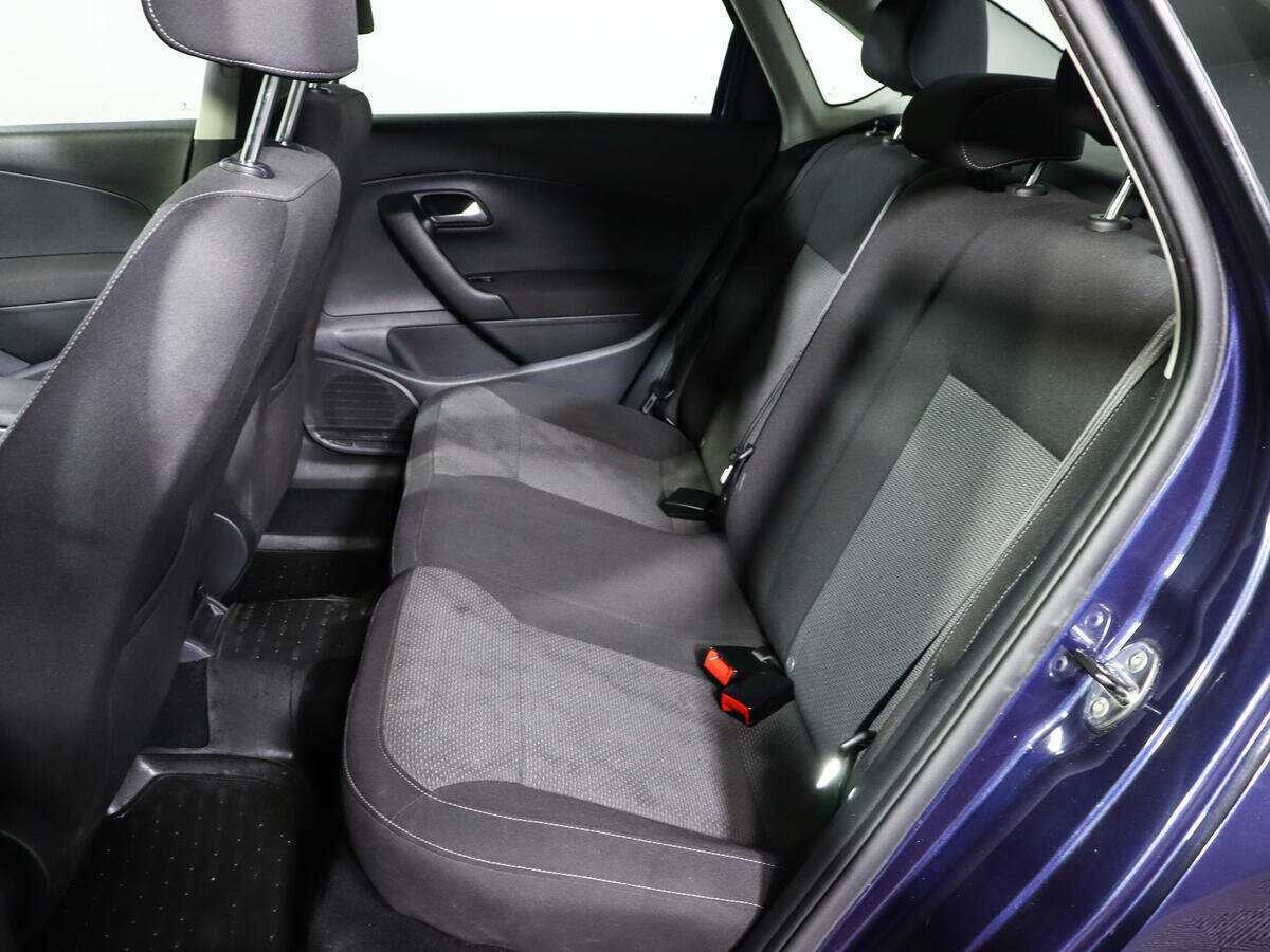 Volkswagen Polo с пробегом — 2016 год. Фото: #9