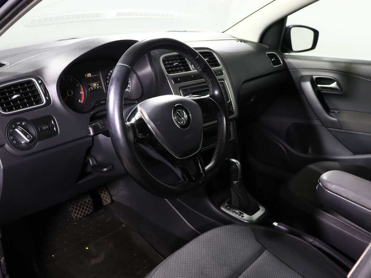 Volkswagen Polo с пробегом — 2016 год. Фото: #13