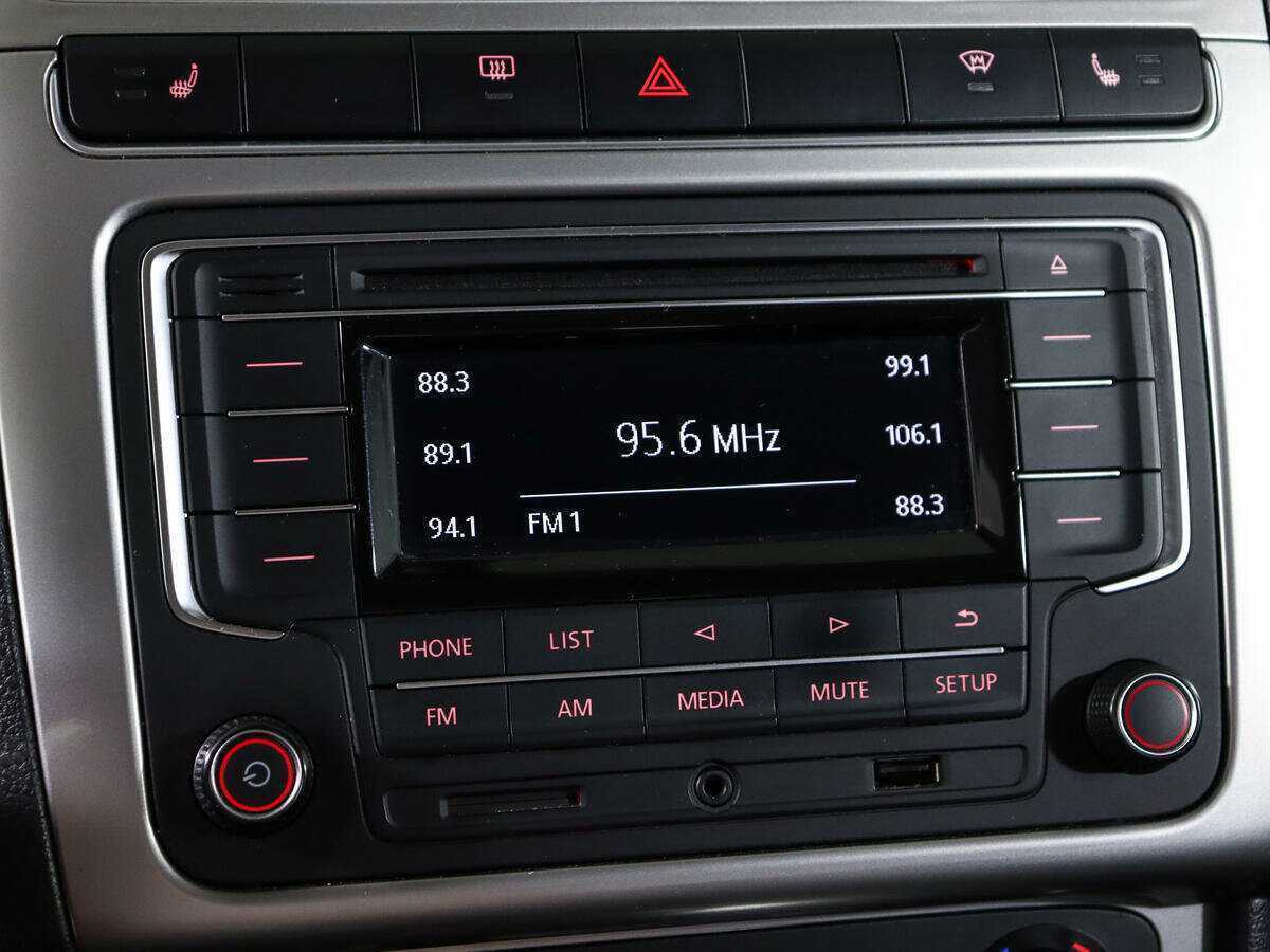 Volkswagen Polo с пробегом — 2016 год. Фото: #16