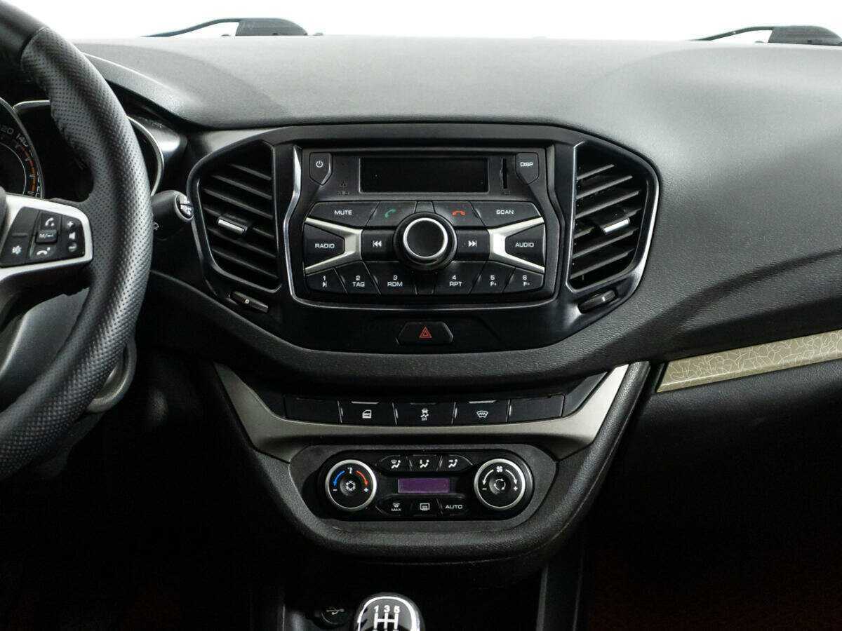 Lada (ВАЗ) Vesta с пробегом — 2018 год. Фото: #13