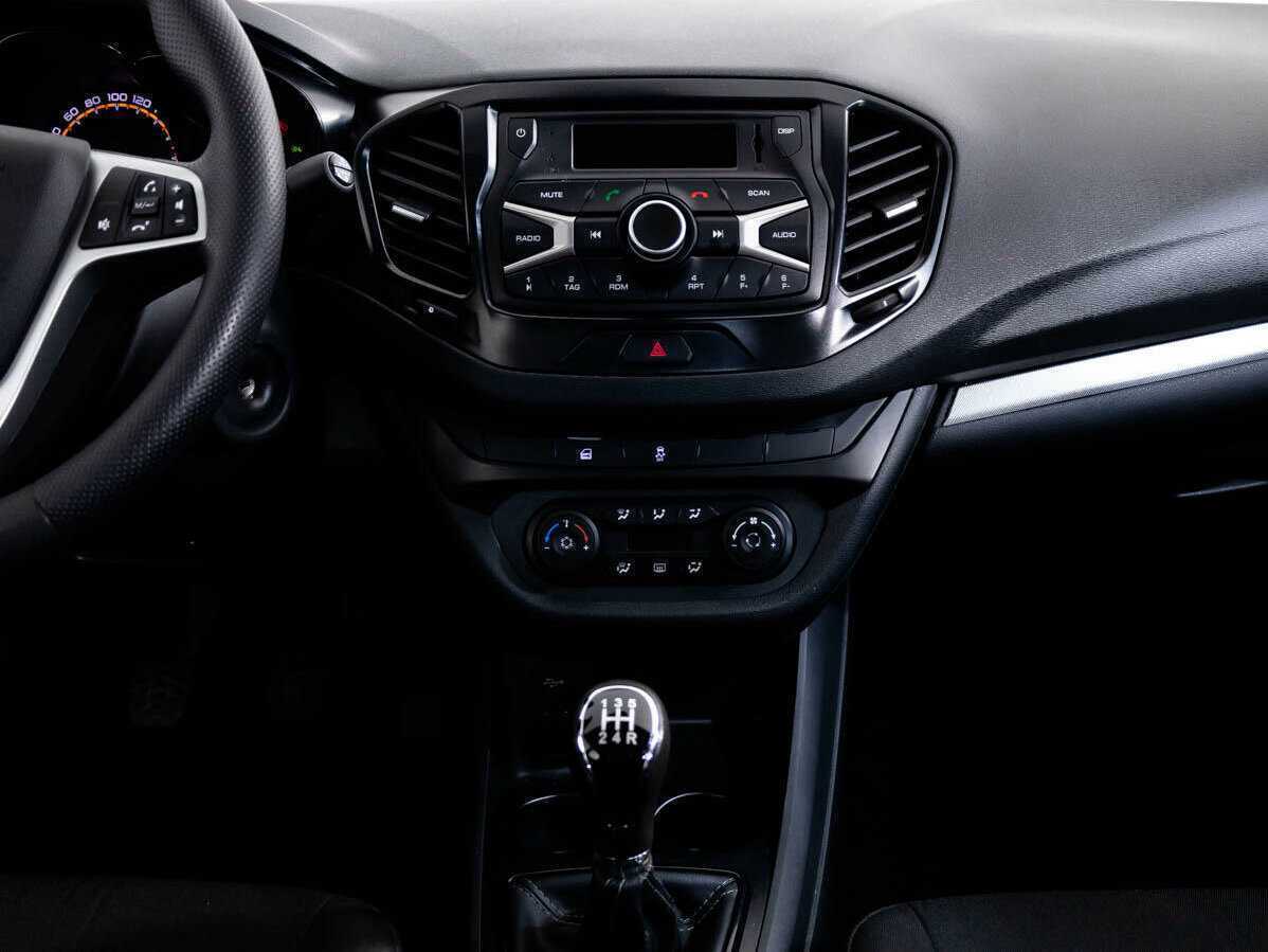 Lada (ВАЗ) Vesta с пробегом — 2022 год. Фото: #11