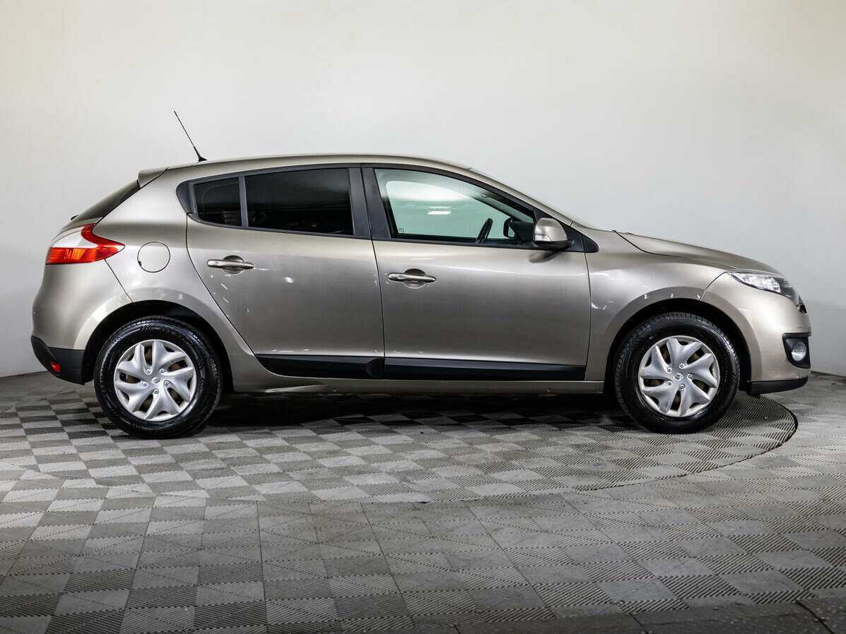 Renault Megane с пробегом — 2012 год. Фото: #3