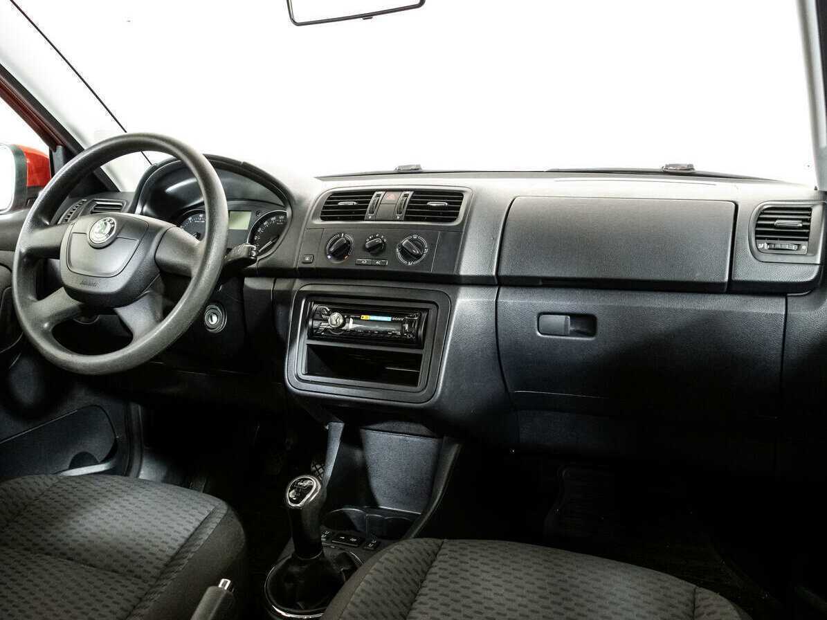 Skoda Fabia с пробегом — 2012 год. Фото: #8