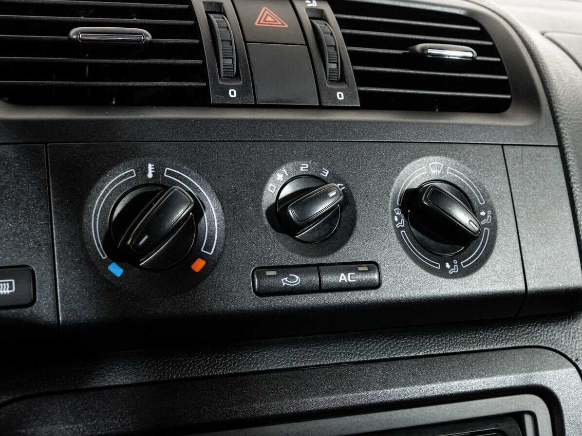 Skoda Fabia с пробегом — 2012 год. Фото: #11