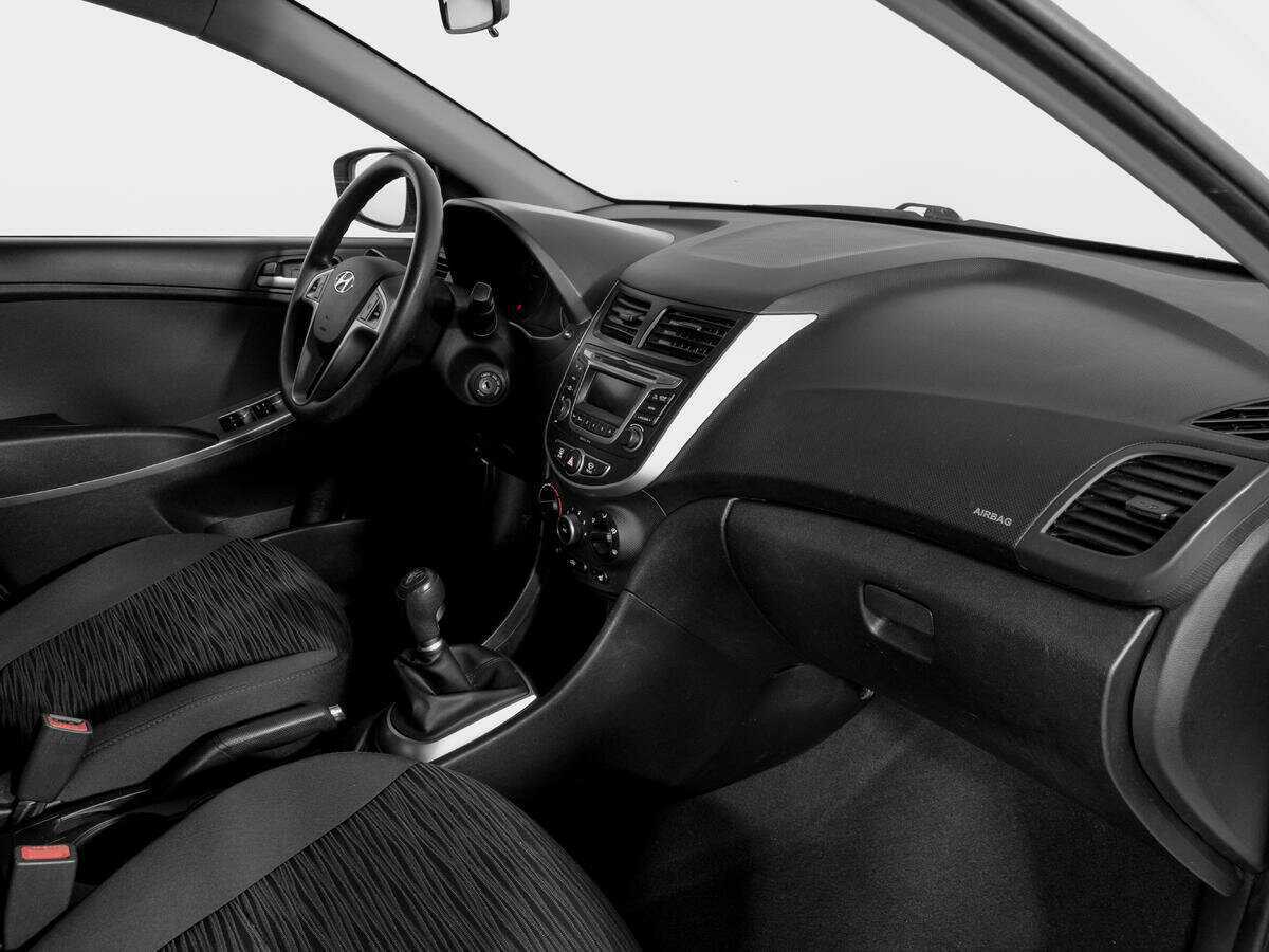 Hyundai Solaris с пробегом — 2016 год. Фото: #8