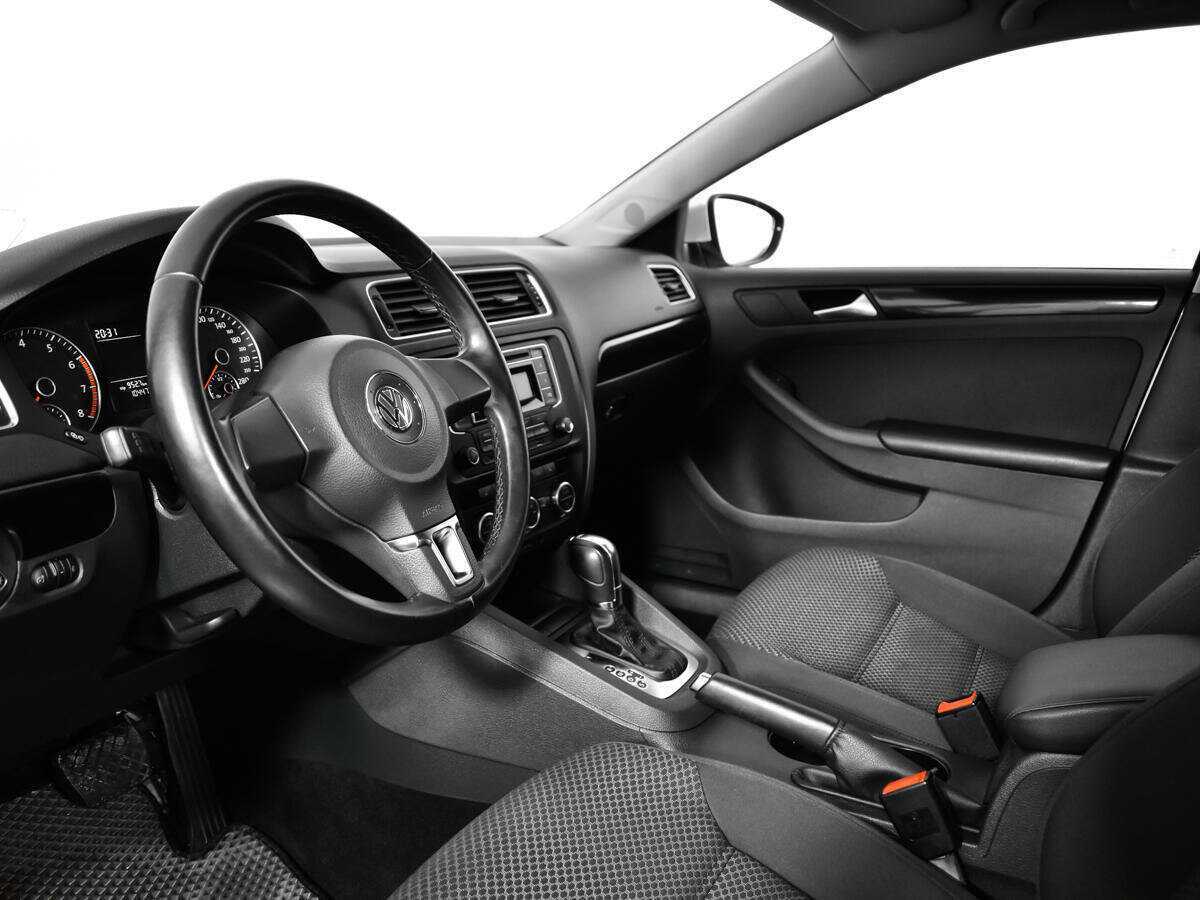 Volkswagen Jetta с пробегом — 2014 год. Фото: #12