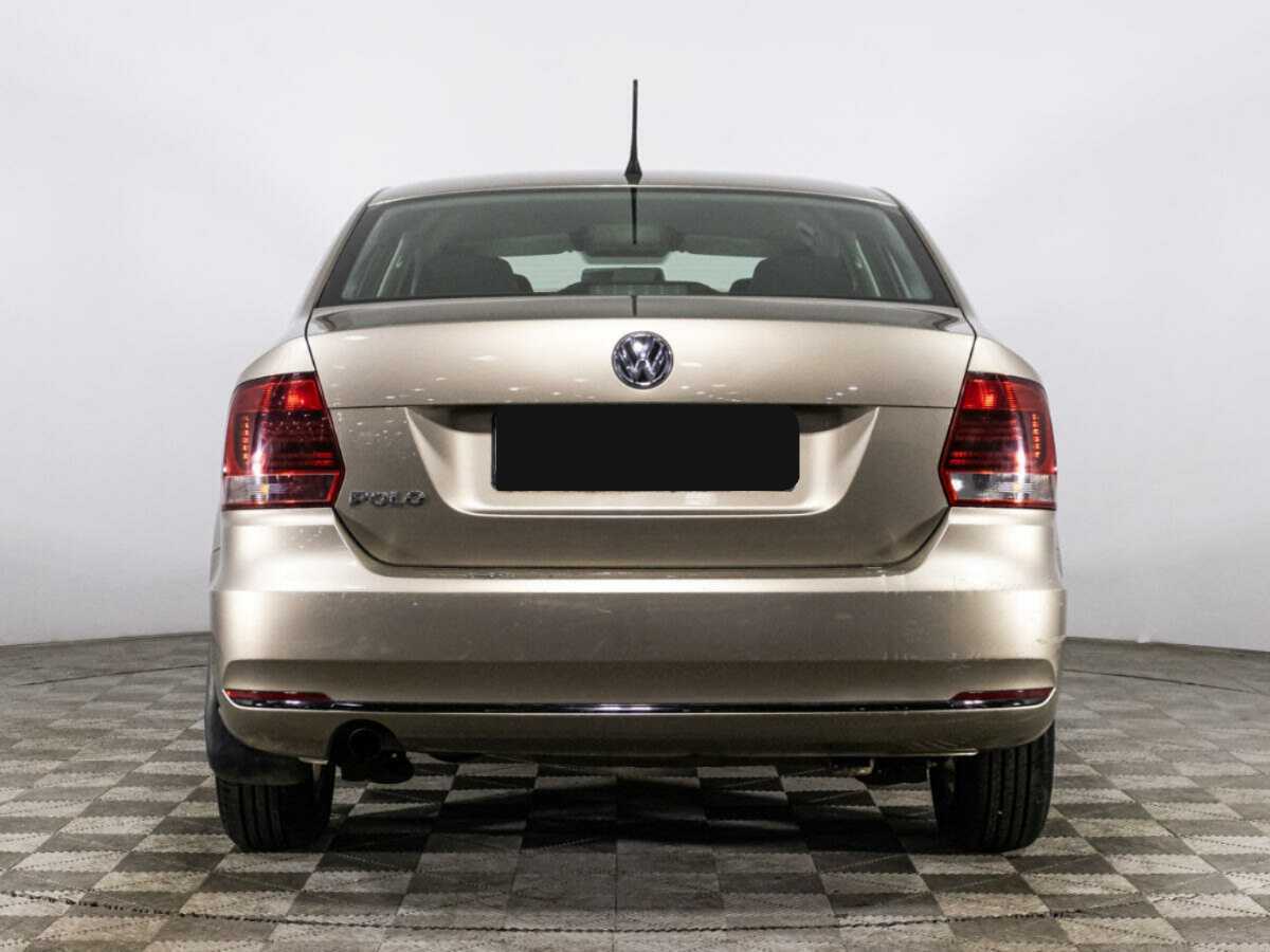 Volkswagen Polo с пробегом — 2016 год. Фото: #5