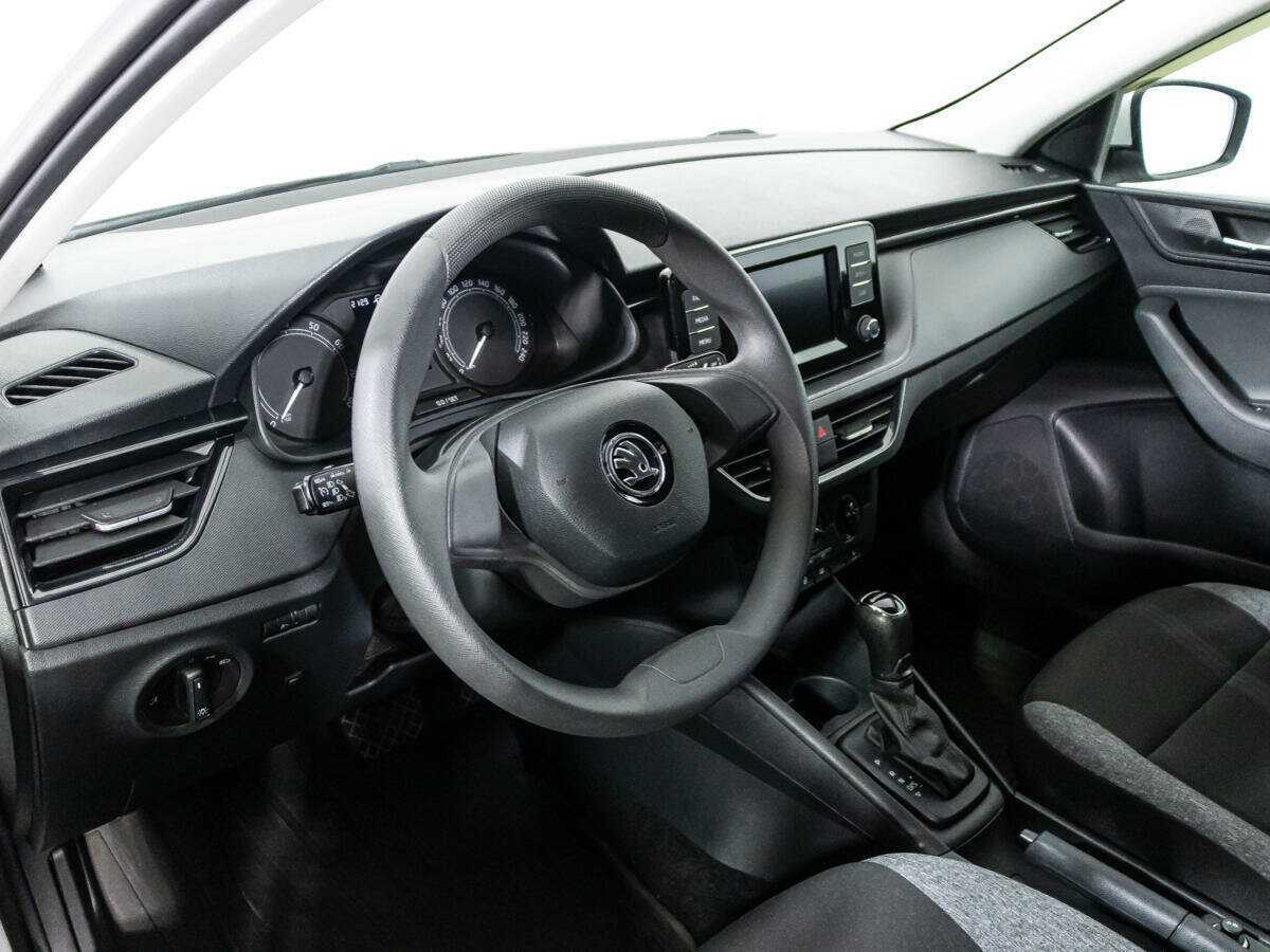 Skoda Rapid с пробегом — 2021 год. Фото: #10