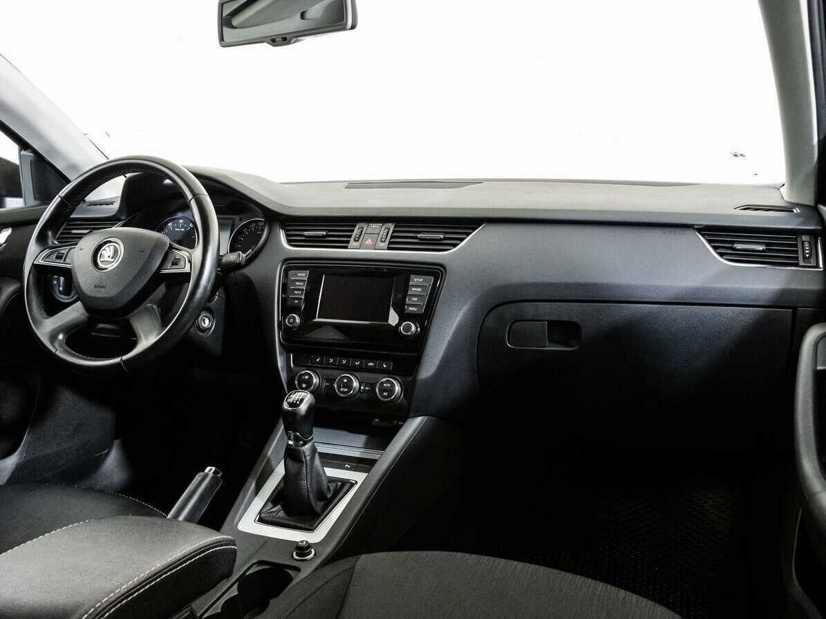Skoda Octavia с пробегом — 2015 год. Фото: #6