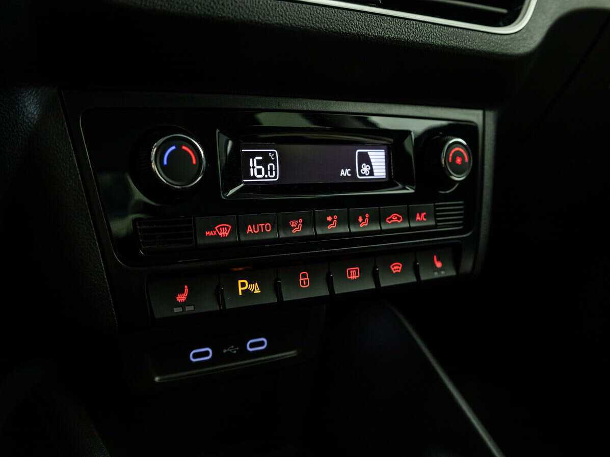 Volkswagen Polo с пробегом — 2020 год. Фото: #13