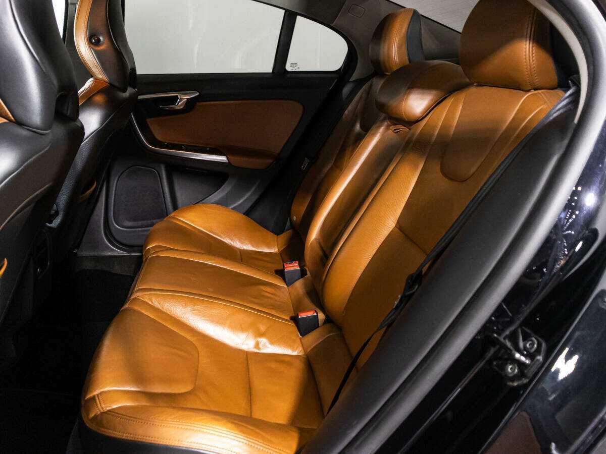 Volvo S60 с пробегом — 2012 год. Фото: #10