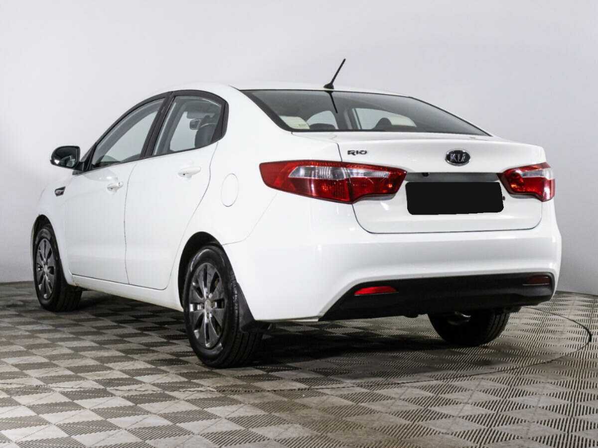 Kia Rio с пробегом — 2012 год. Фото: #6