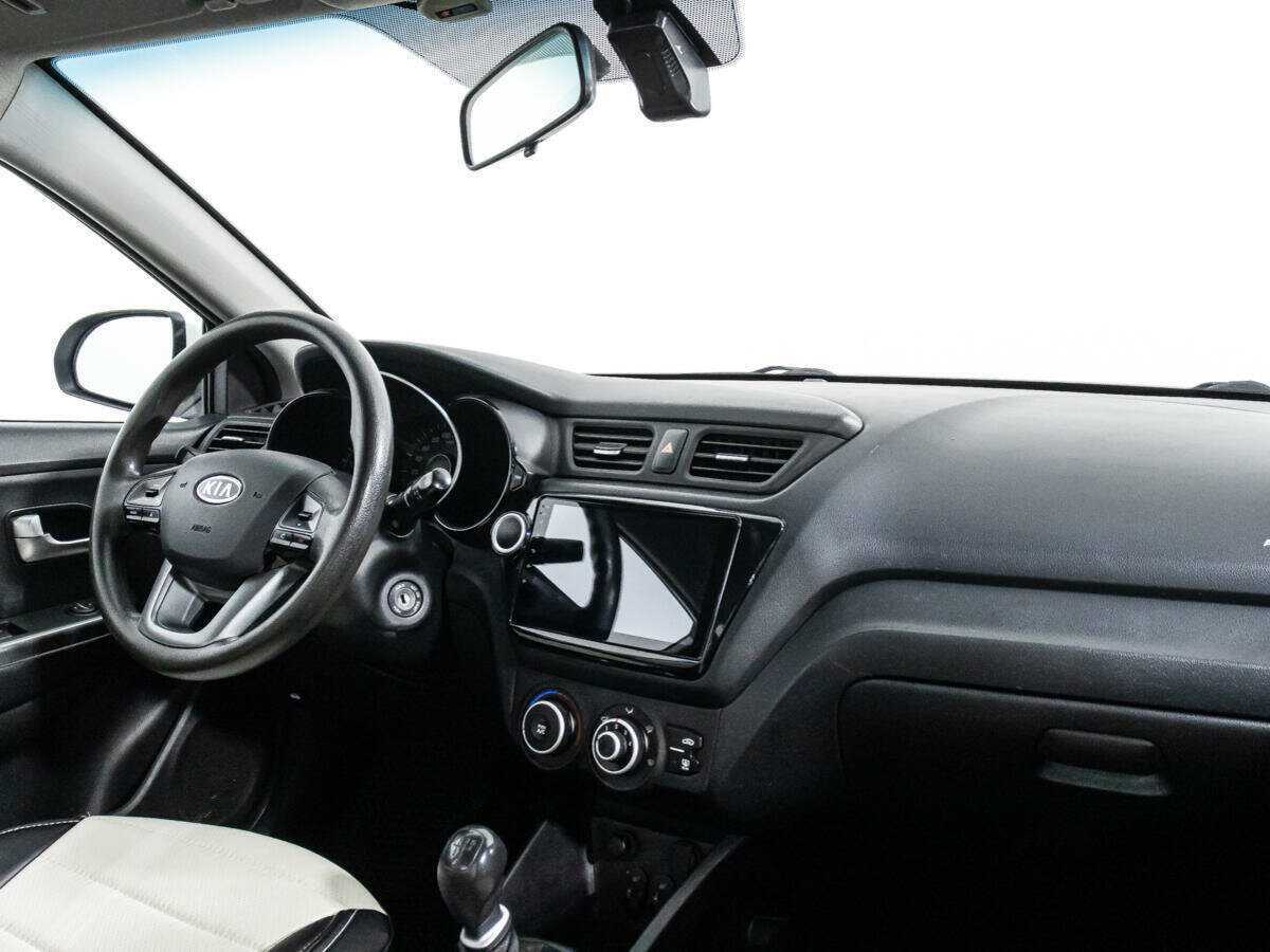 Kia Rio с пробегом — 2012 год. Фото: #8